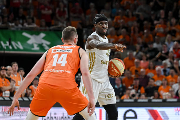 从而吸引了 从而吸引了